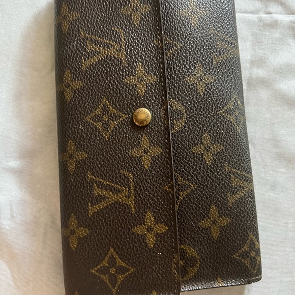 International LV wallet - Picture 5 of 7